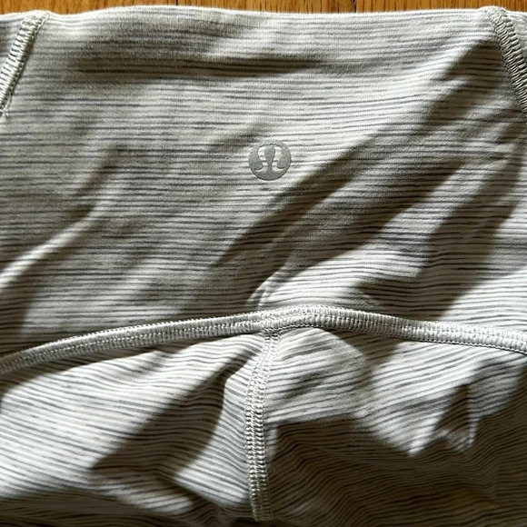 Lululemon sz 6 Train Times 7/8 Pant *25" We Are From Space Ice Grey Alpine White - Picture 10 of 13
